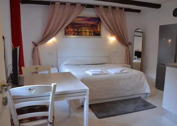 Casa di Sam, Venice