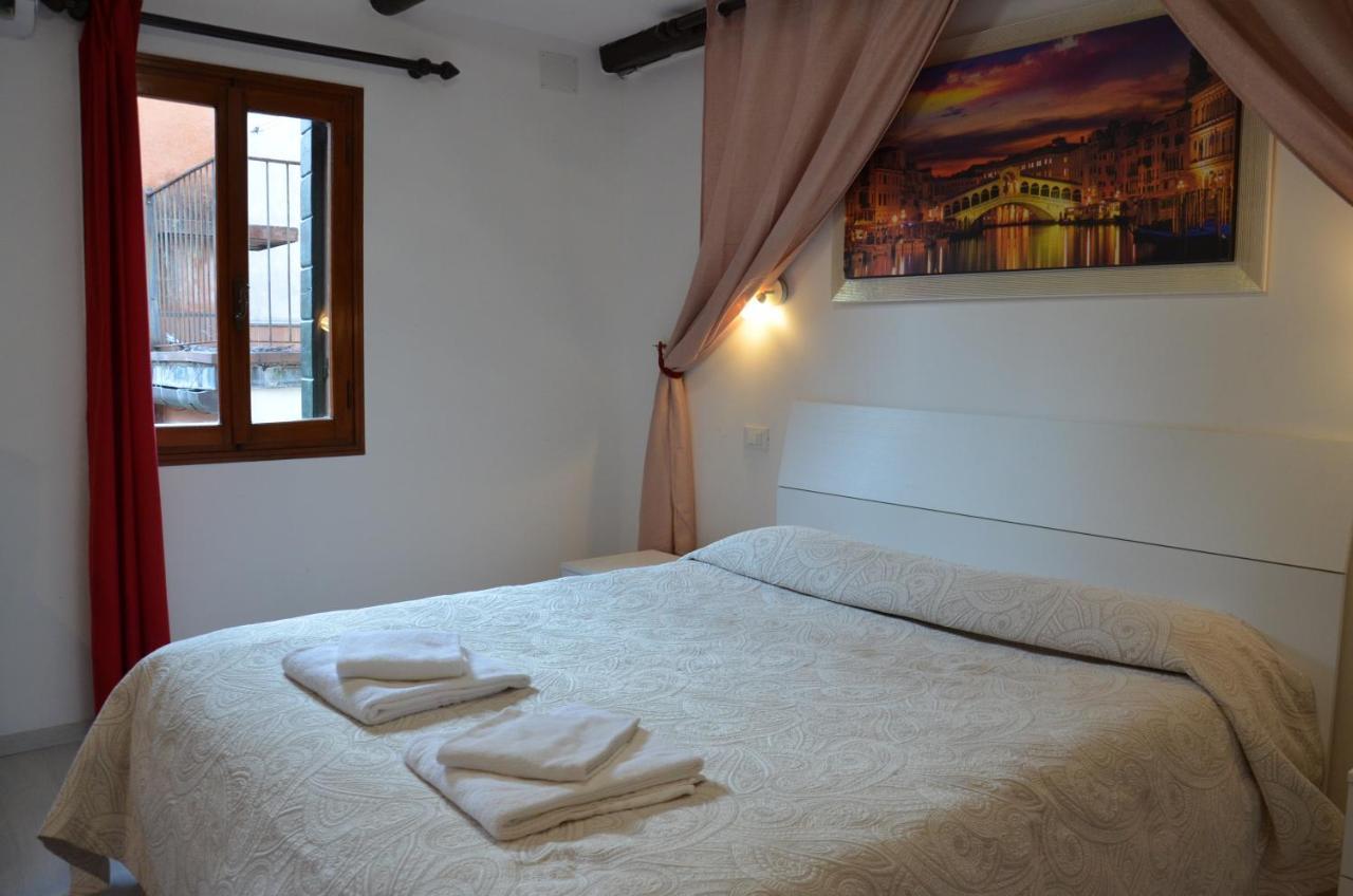 Casa Di Sam, * Venezia